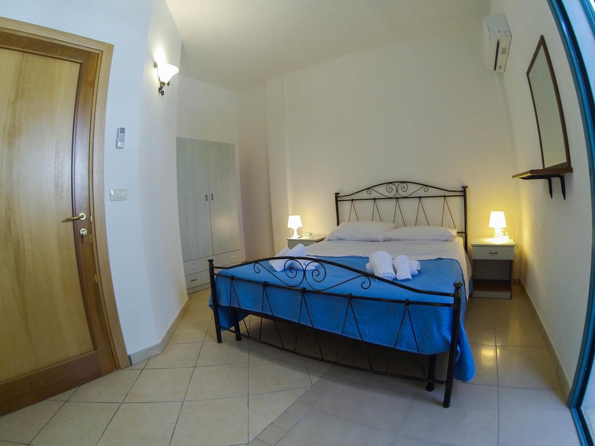 Rooms & Apartments La Spiaggia - ガリポリ エクステリア 写真